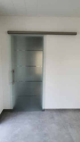 Glasschiebetuer